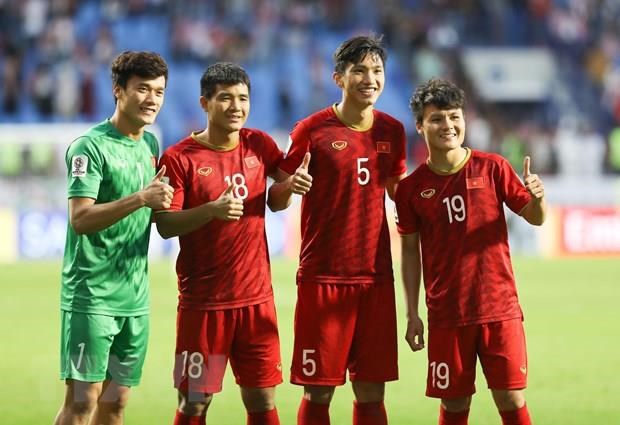 Cận cảnh đội tuyển Việt Nam tập luyện trước tái đấu Thái Lan