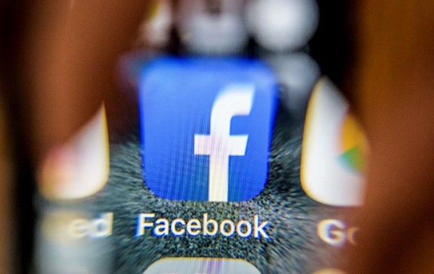 Facebook gỡ nhiều tài khoản phát tin giả trước thềm bầu cử ở châu Âu