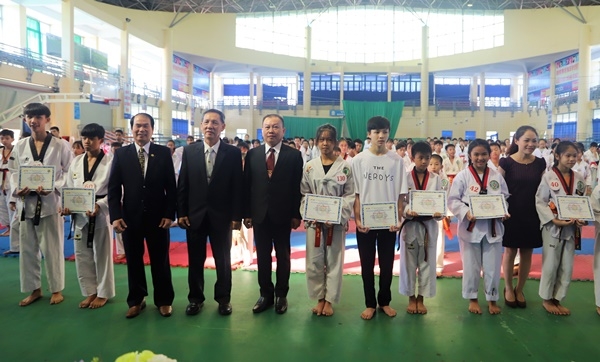 LĐ Taekwodo khen thưởng các tập thể, cá nhân đạt thành tích cao tại Giải vô địch học sinh toàn quốc năm 2019