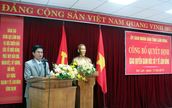 BS Nguyễn Đức Thuận phát biểu tại buổi lễ nhận nhiệm vụ Quyền Giám đốc Sở Y tế Lâm Đồng