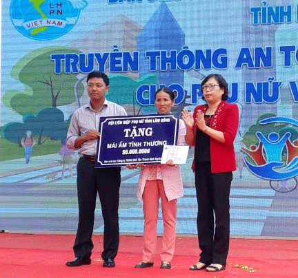 Gần 4 tỷ đồng hỗ trợ xây dựng 94 mái ấm tình thương