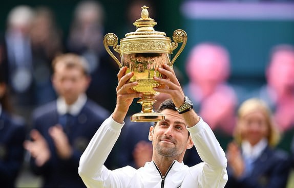 Djokovic đánh bại Federer trong trận chung kết Wimbledon dài nhất lịch sử