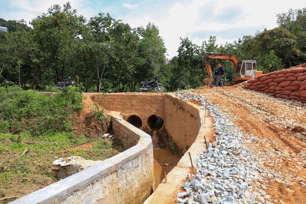 Cống nước kiên cố đã được thi công từ nhiều tháng qua nhưng phường không biết