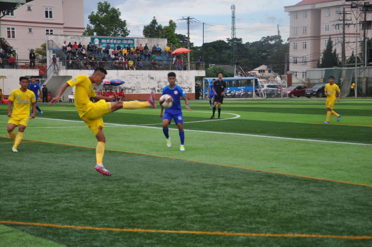 Lâm Đồng thắng đậm 4-0 trước Kon Tum trên sân nhà Đà Lạt