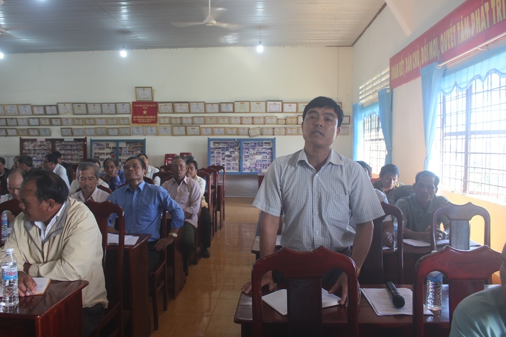 Đại biểu tại thôn, buôn phát biểu ý kiến, đề xuất để mô hình hoạt động tốt