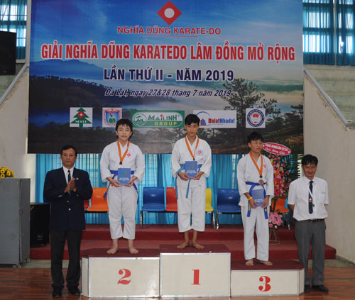 Gần 200 võ sinh tham gia giải Nghĩa Dũng Karate - Do Lâm Đồng mở rộng lần thứ II