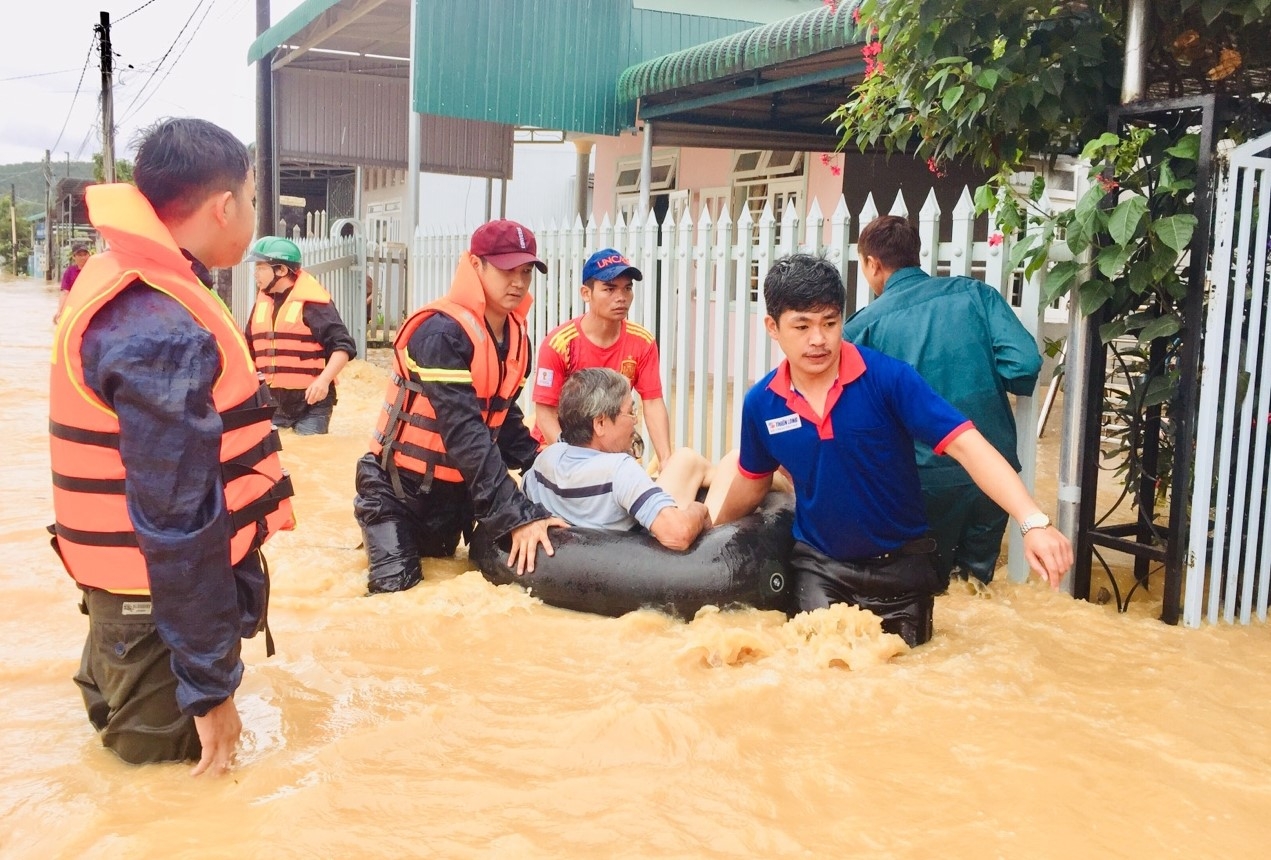 Người dân được cứu hộ kịp thời