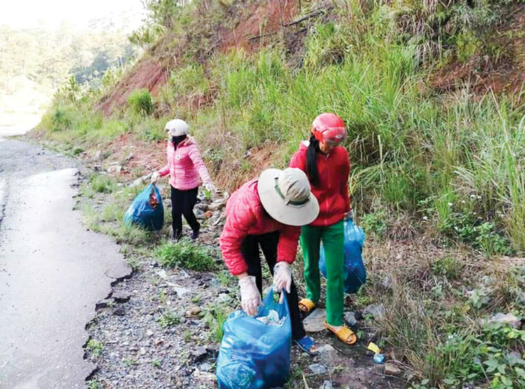 Phụ nữ chung tay bảo vệ môi trường