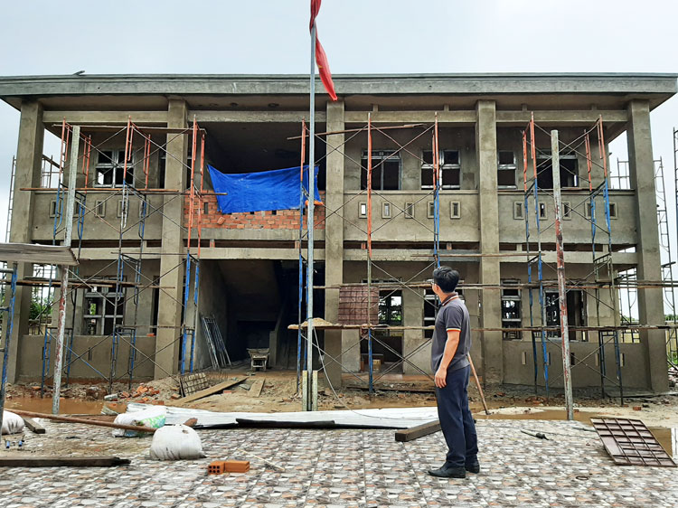 Các phòng học xây mới tại điểm trường Thôn 6 thuộc TH - THCS Lê Lợi tại xã Lộc Tân, Bảo Lâm đang gấp rút hoàn thiện để đón học sinh trong năm học mới. 