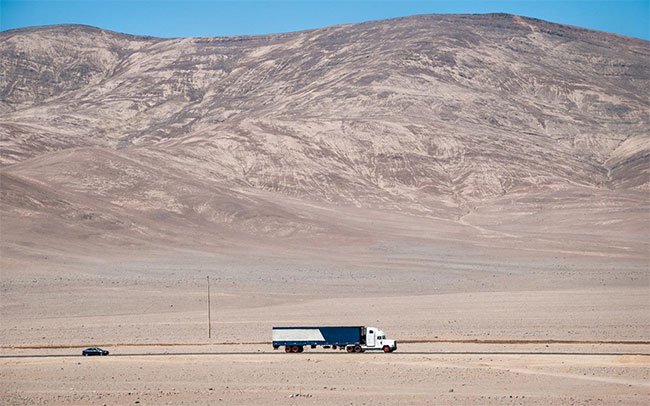 Bạn khó có thể đi xe suốt chặng đường hơn 40.000 km này bởi cao tốc không liền mạch mà bị gián đoạn 2 lần bởi kênh đào Panama và Darien Gap. Nằm ở biên giới Panama và Colombia, Darien Gap là vùng đầm lầy kéo dài hơn 96 km. Nơi đây được xem là vùng đất không ai dám đặt chân đến. (Ảnh: Travel + Leisure).