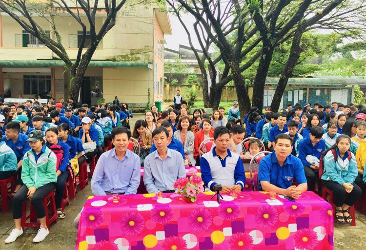 Hơn 600 giáo viên, học sinh tham gia tọa đàm &quot;Nhớ về Bác - Lòng ta trong sáng hơn&quot;