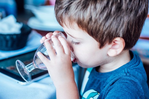 Bổ sung nước giúp cải thiện khả năng vận động linh hoạt của trẻ nhỏ