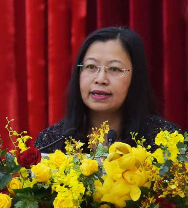 Bà Lê Thị Xuân Liên - Phó Chủ tịch Ủy ban MTTQ Việt Nam tỉnh Lâm Đồng báo cáo công tác tham gia xây dựng chính quyền năm 2019