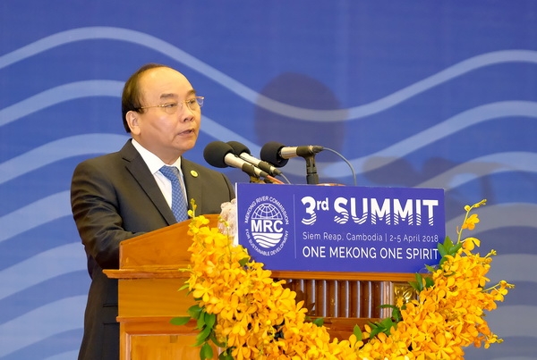 Thủ tướng Nguyễn Xuân Phúc phát biểu tại Hội nghị cấp cao lần thứ ba Ủy hội sông Mê Công quốc tế. Ảnh: VGP/Quang Hiếu
