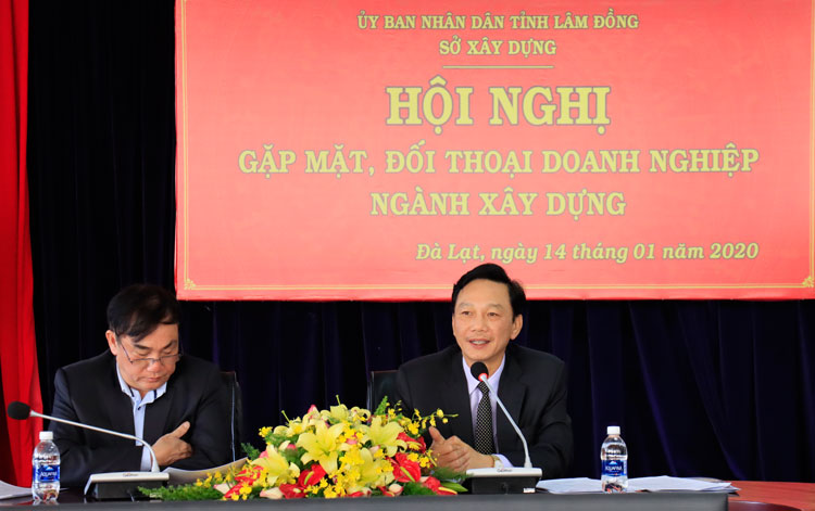 Ông Lê Quang Trung - Giám đốc Sở Xây dựng chủ trì hội nghị