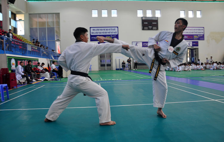 Thi nâng đẳng bộ môn do Liên đoàn Taekwondo Lâm Đồng tổ chức tháng 12/2019 tại Đà Lạt.