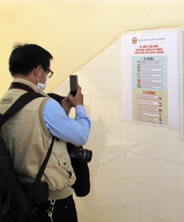 Truyền thông phòng chống dịch bệnh Covid-19 tại khu vực cách ly Bệnh viện Đa khoa Lâm Đồng 