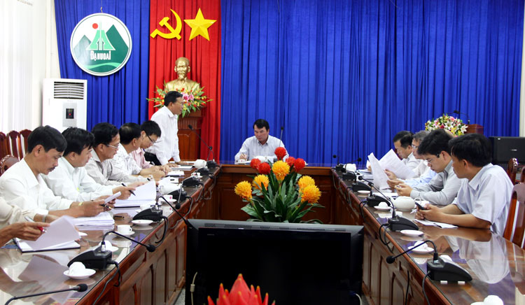 Phó Chủ tịch UBND tỉnh Lâm Đồng Phạm S chủ trì buổi làm việc, kiểm tra công tác phòng, chống hạn hán tại huyện Đạ Huoai