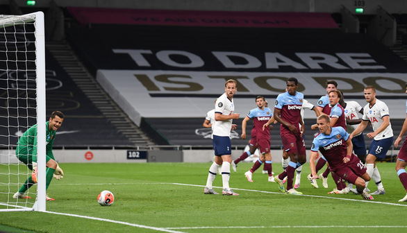 Harry Kane ghi bàn, Tottenham thắng dễ West Ham