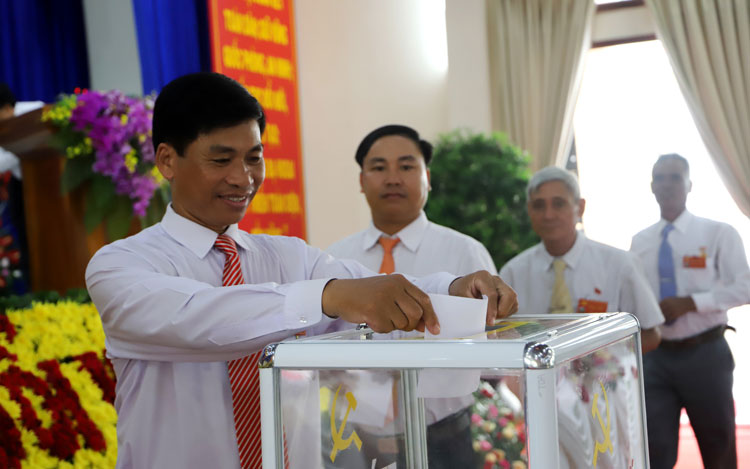 Đại hội bỏ phiếu bầu BCH Đảng bộ huyện Đạ Huoai nhiệm kỳ 2020 – 2025