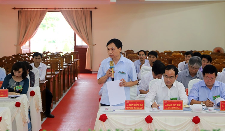 Đồng chí Trần Hoàng Hội - Phó Vụ trưởng Vụ Tổ chức Điều lệ, Ban Tổ chức Trung ương phát biểu tại Hội nghị rút kinh nghiệm