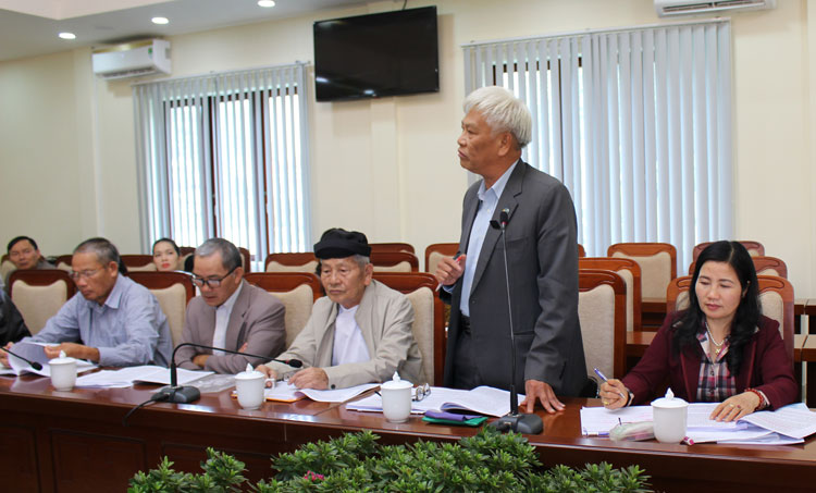 Các đại biểu góp ý cho văn kiện trình đại hội Đảng bộ tỉnh lần thứ XI, nhiệm kỳ 2020 – 2025