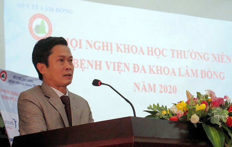Ông Nguyễn Đức Thuận - Giám đốc Sở Y tế tỉnh phát biểu chúc mừng Hội nghị Khoa học thường niên năm 2020 của BVĐK Lâm Đồng