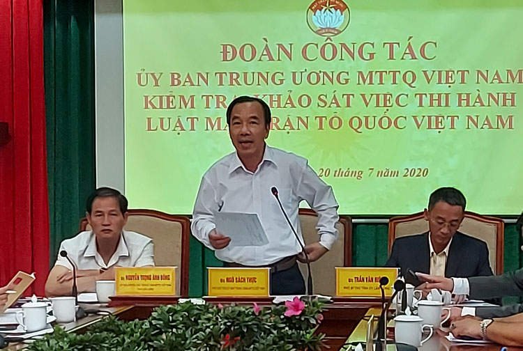 Phó Chủ tịch Ủy ban Trung ương MTTQ Việt Nam Ngô Sách Thực ghi nhận và đánh giá cao kết quả sau 5 triển khai Luật MTTQ tại Lâm Đồng