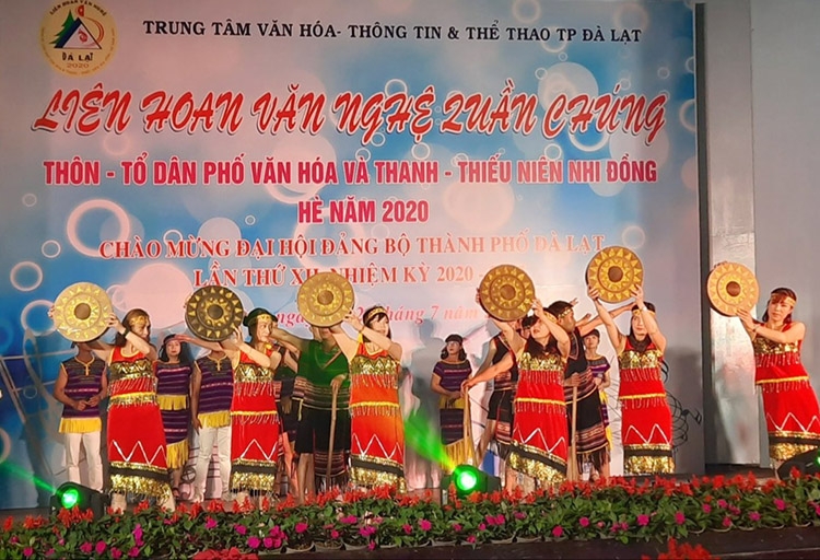 Liên hoan nghệ thuật quần chúng chào mừng Đại hội Đảng bộ thành phố Đà Lạt lần thứ XII