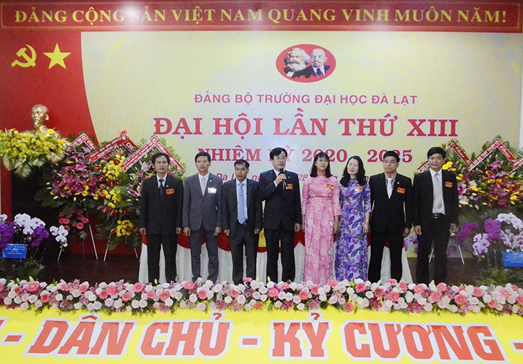 Ban Chấp hành Đảng bộ Trường Đại học Đà Lạt lần thứ XIII, nhiệm kỳ 2020 – 2025 ra mắt Đại hội