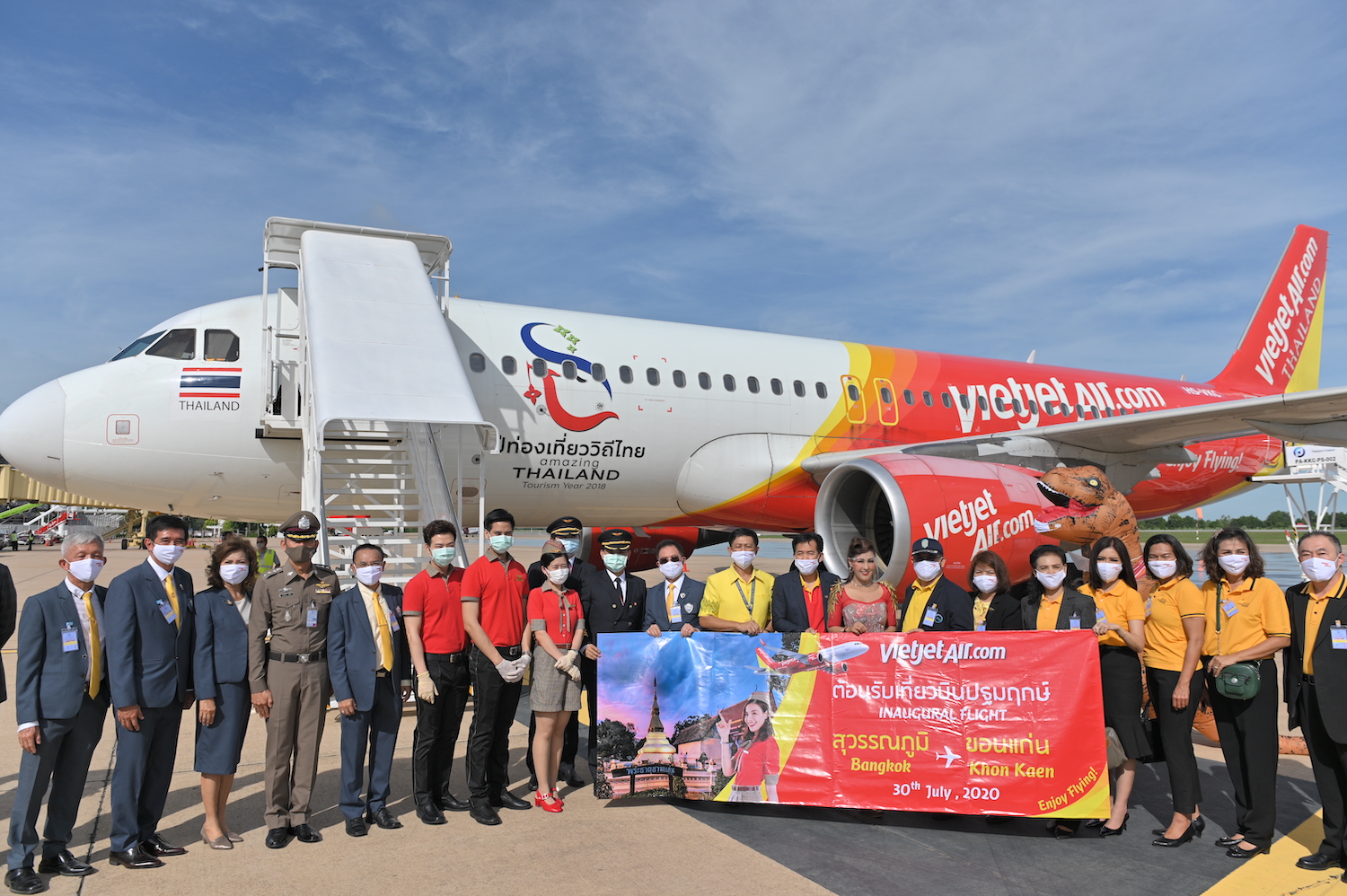 Vietjet Thái Lan khai trương đường bay Bangkok - Khon Kaen với màn biểu diễn của ca sỹ nổi tiếng Thái Lan Ying-Lee trên tàu bay