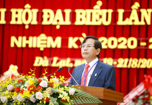 Đồng chí Phạm Thanh Quan – Bí thư Đảng ủy Khối các cơ quan tỉnh khóa VII trình bày diễn văn khai mạc Đại hội