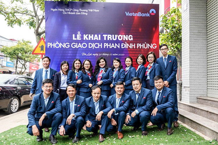 Đội ngũ cán bộ - NLĐ VietinBank Lâm Đồng chuyên nghiệp, hiệu quả, tận tụy, trách nhiệm…  Ảnh: VietinBank cung cấp