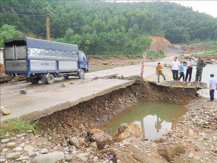 Thời tiết ngày 5/10: Không khí lạnh gây mưa, dông các khu vực, xuất hiện vùng áp thấp trên biển