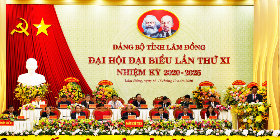 Đoàn Chủ tịch chủ trì Đại hội