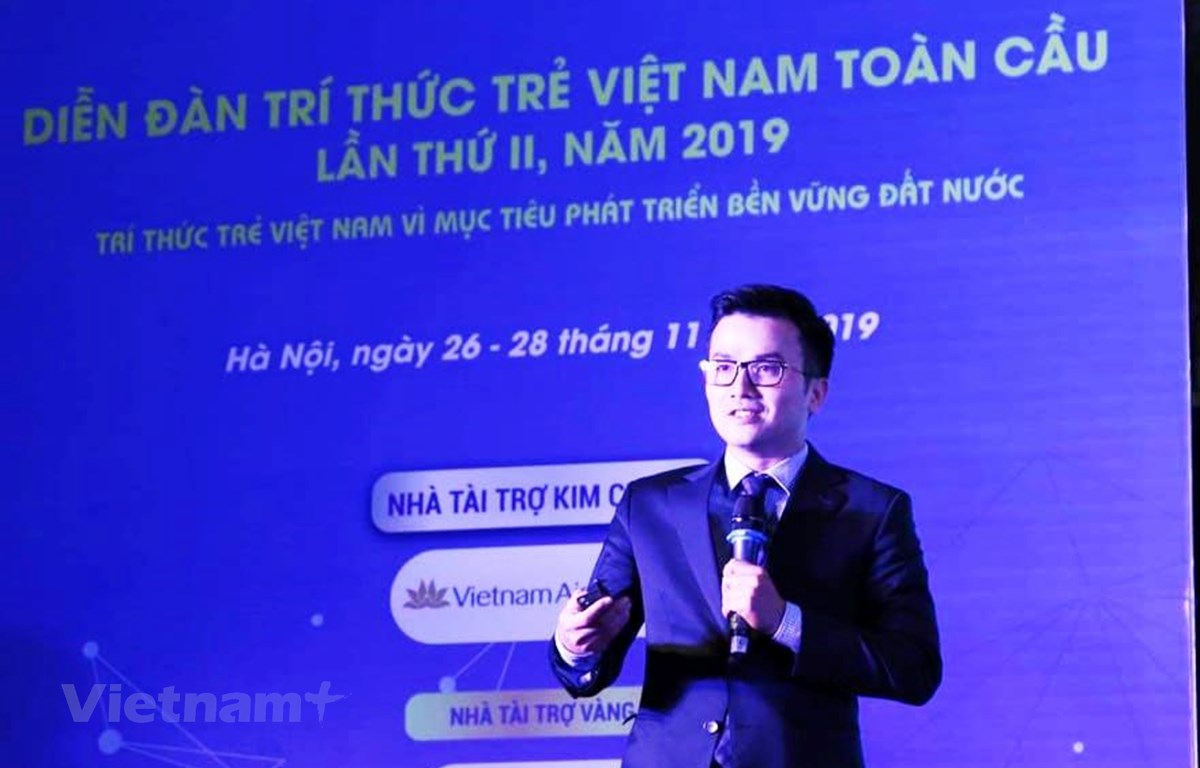 Nhà khoa học Việt Nam đầu tiên nhận giải thưởng Noam Chomsky