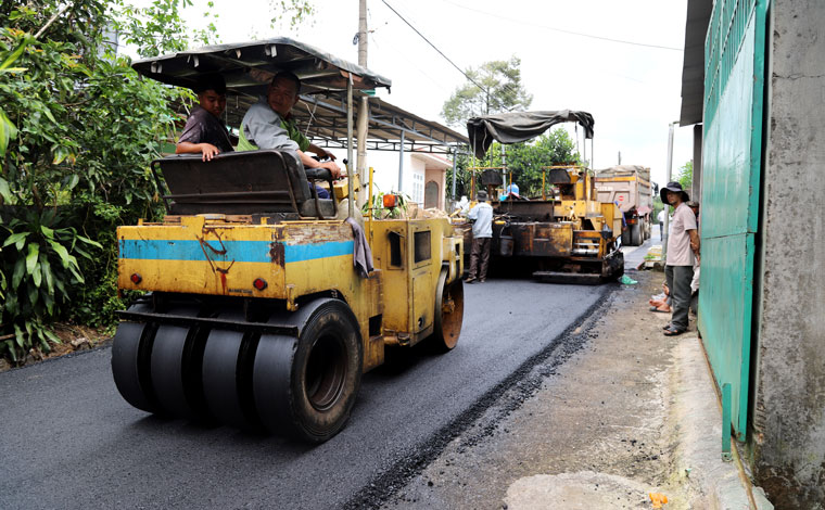 Các công đoạn thi công tuyến đường đang diễn ra nhanh chóng đảm bảo tiến độ đưa tuyến đường vào sử dụng vào dịp Giáng sinh sắp tới