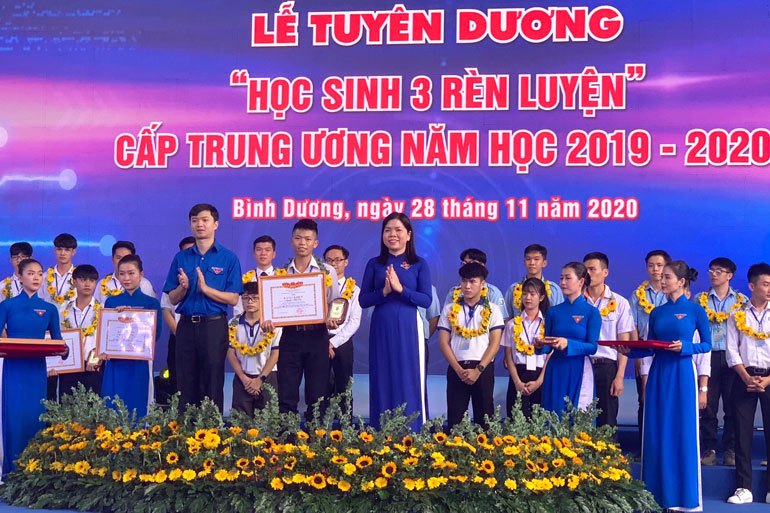 Cậu học trò nghèo và danh hiệu ''Học sinh 3 rèn luyện''