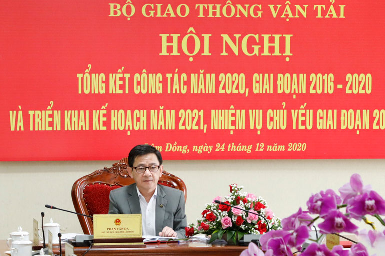 Phó Chủ tịch UBND tỉnh Lâm Đồng Phan Văn Đa chủ trì tại đầu cầu Lâm Đồng