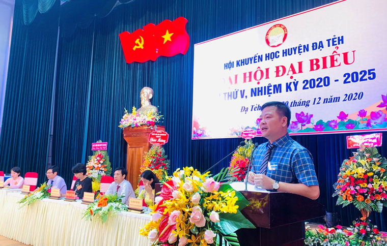 Ông Tống Giang Nam – Phó Bí thư Huyện ủy, Chủ tịch UBND huyện Đạ Tẻh phát biểu tại Đại hội