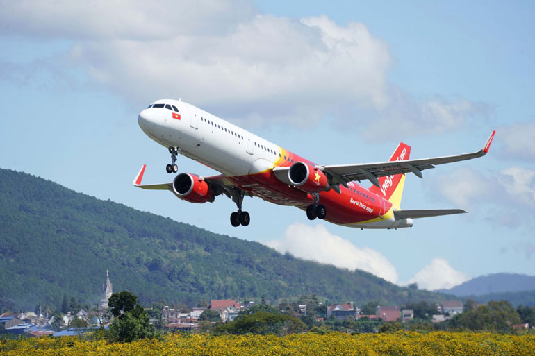 Bay cùng Vietjet và chinh phục những điểm đến mới