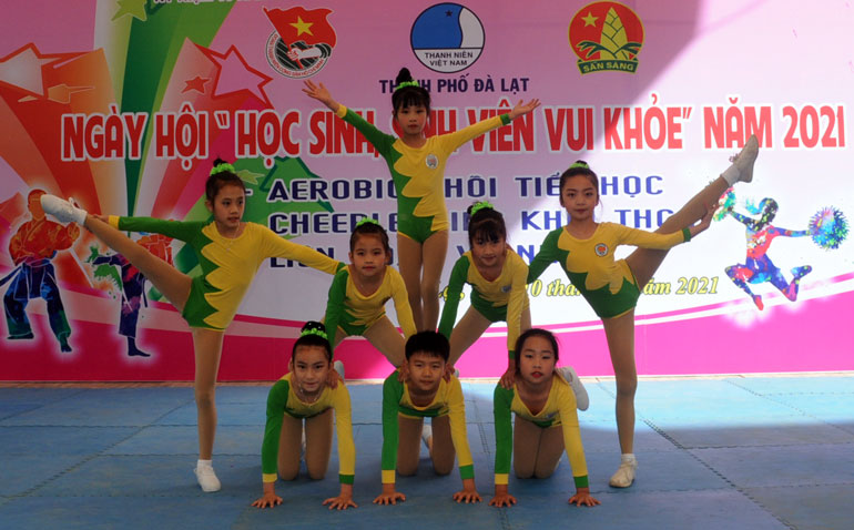 Tiết mục thi nhảy Aerobic của khối học sinh tiểu học