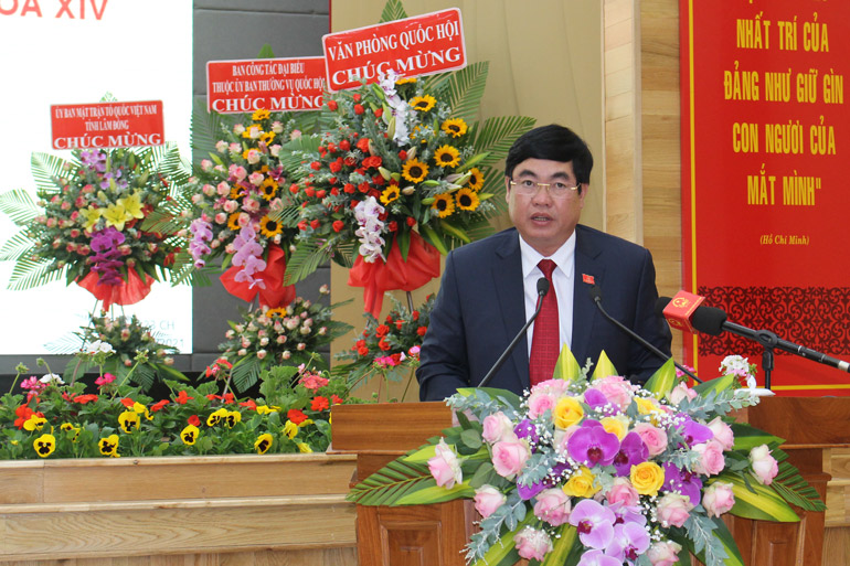 Đồng chí Trần Đình Văn - Phó Bí thư Thường trực Tỉnh ủy phát biểu tại hội nghị