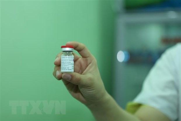 Vaccine AstraZeneca phòng COVID-19 được tiêm cho nhân viên y tế tuyến đầu chống dịch của Bệnh viện Bệnh nhiệt đới tỉnh Khánh Hòa