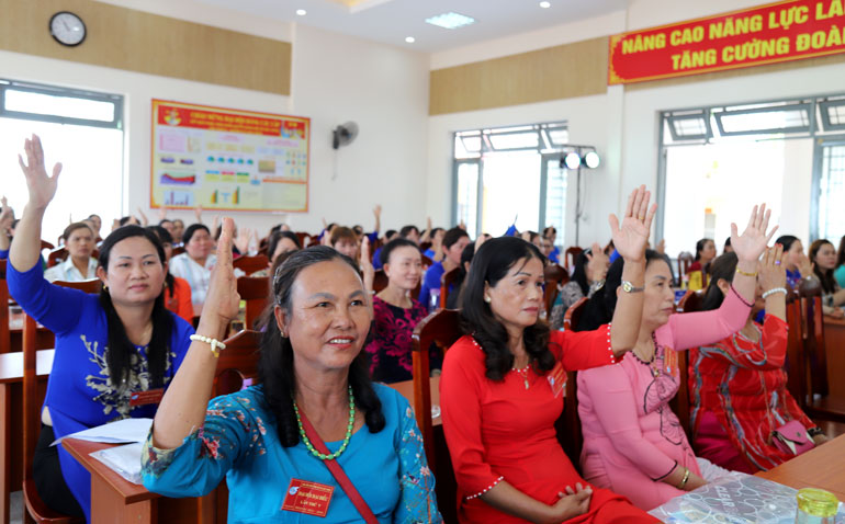 Đại hội biểu quyết bầu Ban Chấp hành Hội LHPN xã Lộc Châu nhiệm kỳ 2021 - 2026