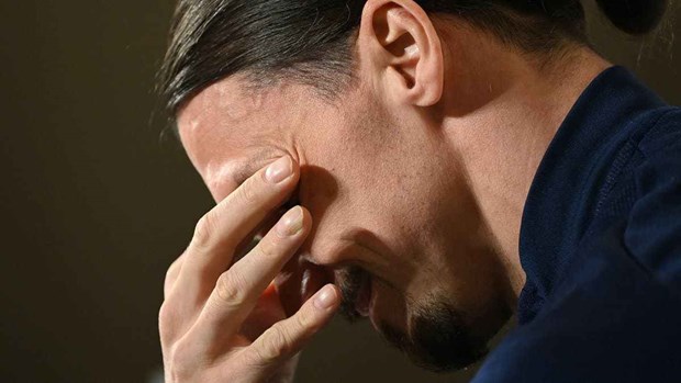 Zlatan Ibrahimovic rơi lệ trong ngày trở lại đội tuyển Thụy Điển