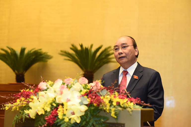 Thủ tướng Nguyễn Xuân Phúc trình bày báo cáo công tác nhiệm kỳ 2016-2021