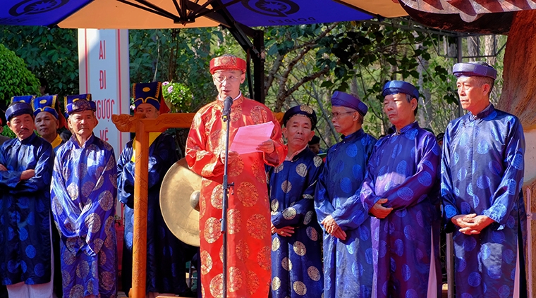 Đồng chí Trần Văn Hiệp – Chủ tịch UBND tỉnh Lâm Đồng đọc chúc văn Giỗ Tổ Hùng Vương