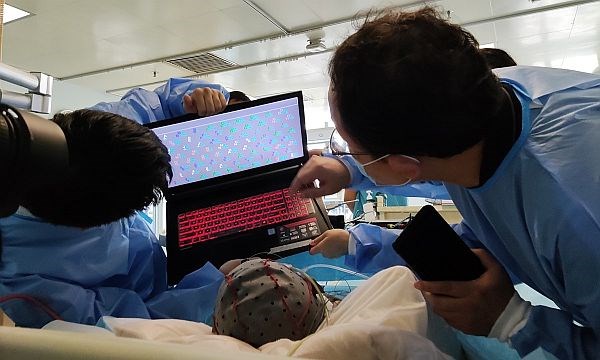 Công nghệ giúp mang lại cảm giác cho ​​bệnh nhân bị liệt tứ chi
