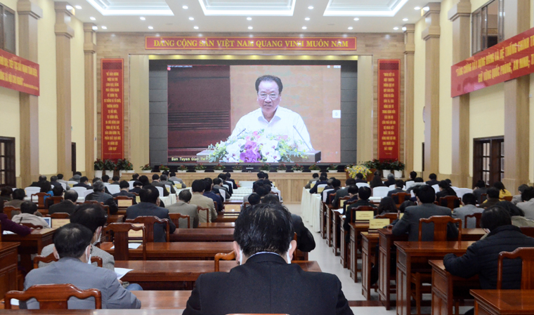 Các đại biểu tham dự hội nghị nghiên cứu, học tập chuyên đề toàn khóa nhiệm kỳ Đại hội XIII của Đảng – chuyên đề năm 2021 vào chiều 12/6